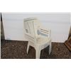 Image 4 : *(3) Plastic Chairs