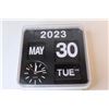 Image 2 : Battery Operated Wall Clock & Calendar