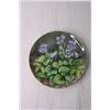 Image 2 : (2) Sunrise Collectible Floral Plates -