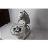 Image 5 : Vintage Kitchenaid Mixer w/ Bowl Bread Hook and Beater (works)