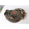 Image 2 : Rawlings Baseball Glove + Franklin Youth Shinguards