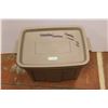 Image 2 : *Rubbermaid Storage Tub