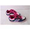 Image 3 : Pair of Girls Heely Sneakers - Size Youth Four