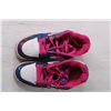 Image 4 : Pair of Girls Heely Sneakers - Size Youth Four