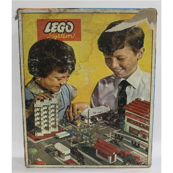 LARGE 1950S LEGO SYSTEM SET IN BOX