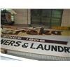 Image 1 : Signs - Counter