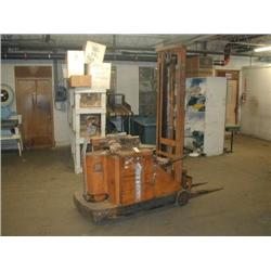 Walk Behind Fork Lift w/ Charger