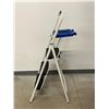 Image 2 : 3 Step Fold Up Painting Ladder with Paint Can Holder Shelf