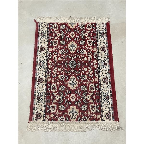 Vintage Small Area Rug / Entry Rug (approx: 38x26.5 )