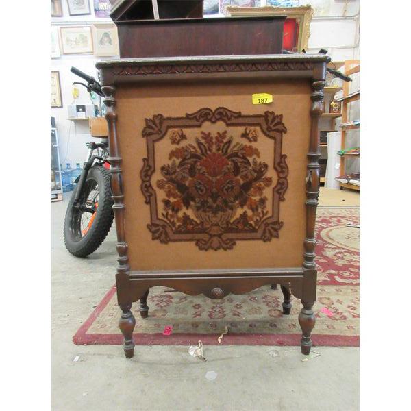 RCA Loudspeaker 106 - Floor Standing 