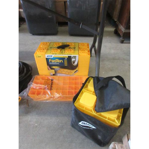 1 RV Ramp & 2 Sets of Leveling Blocks