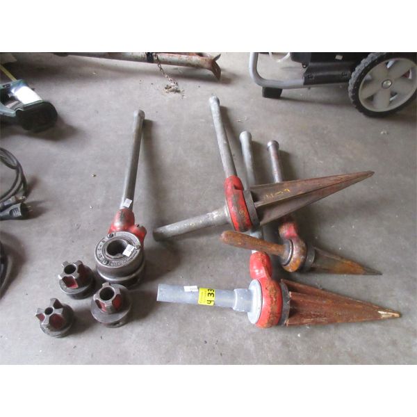 3 Ridgid Reamers & 1 Ridgid Ratchet Threader Set