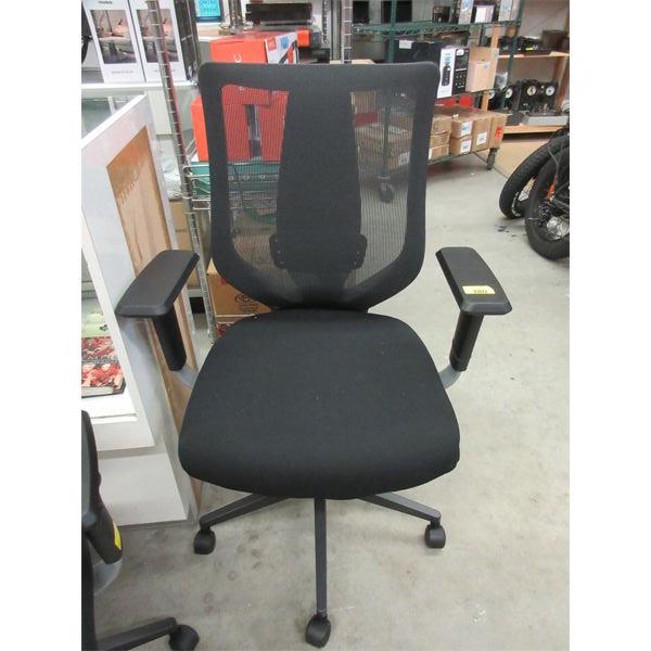 Mesh Back Office Chair with Fabric Seat
