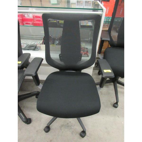 Mesh Back Office Chair with Fabric Seat