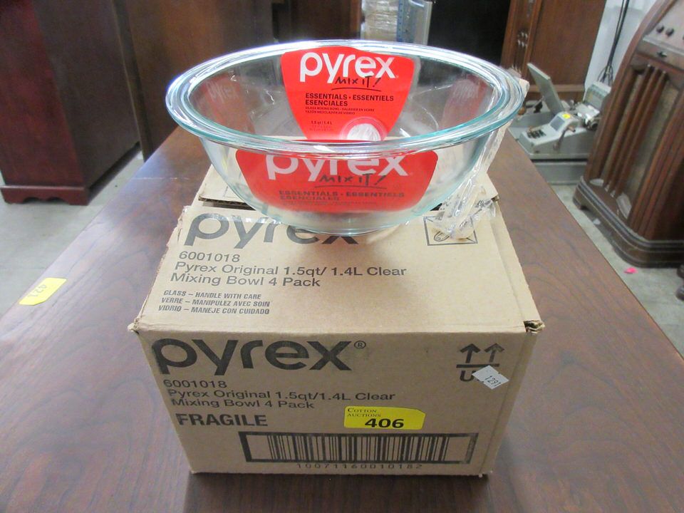 New Pyrex Case of 4 New Pyrex Original 1.5 Quart Mixing Bowls
