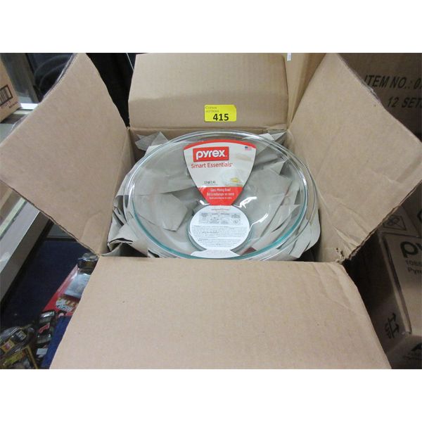 Box of 3 New Pyrex 2.5 QT. Clear Mixing Bowls