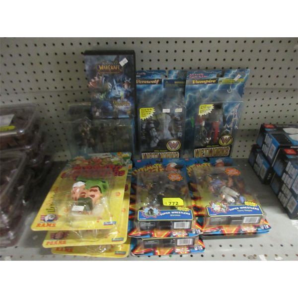 WoW Starter Deck & 10 Assorted Figurines