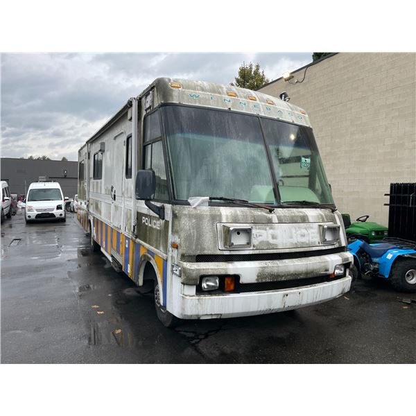 1997 WINNEBAGO, SCG34SS, MOBILE COMMAND CENTRE, WHITE, VIN 3FCMF53GXVJA15309,