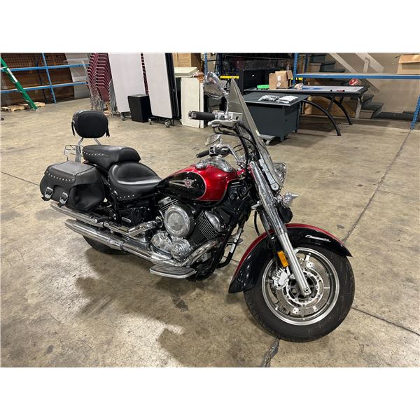 2005 YAMAHA VSTAR CLASSIC, MOTORCYCLE, RED/BLACK, VIN # JYAVP11N35A015820,