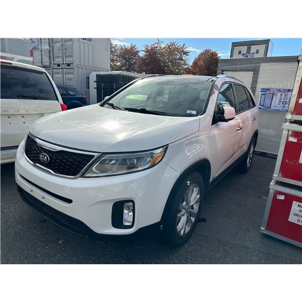 2014 KIA SORENTO EX GDI, 4DR SUV, WHITE, VIN 5XYKUDA7XEG440230,