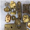 Image 3 : Vintage Set of Locks and Door Knobs