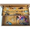 Image 3 : Large Lot of Vintage Jewelry and Musical Jewelry Box