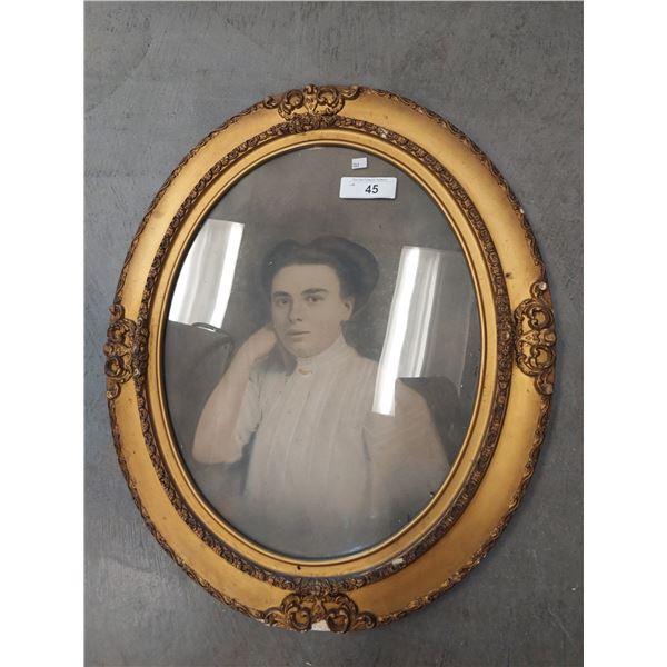 ANTIQUE OVAL FRAMED PHOTO