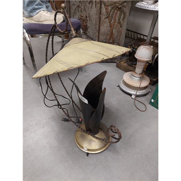 MCM TABLE LAMP