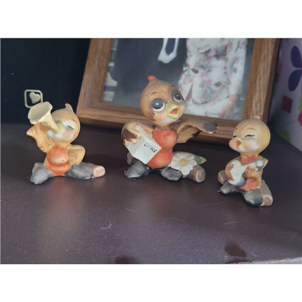 VINTAGE TAIWAN MUSICAL BIRD PORCELAIN FIGURINES