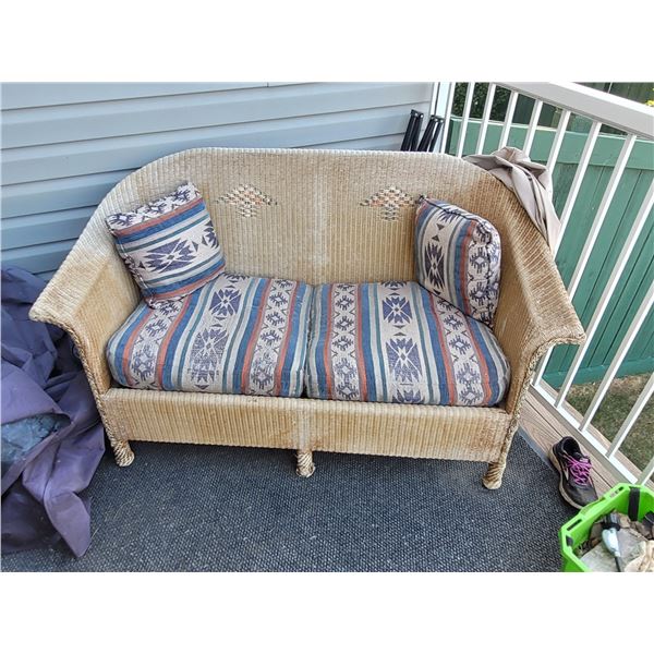 ANTIQUE WICKER SETTEE LOVESEAT
