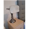 Image 1 : BEAUTIFUL BEDSIDE TABLE LAMP GREAT CONDITION!