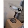 Image 3 : BEAUTIFUL BEDSIDE TABLE LAMP GREAT CONDITION!
