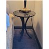 Image 1 : NICE LOOKING SIDE TABLE