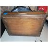 Image 3 : CUTLERY IN WOODEN BOX
