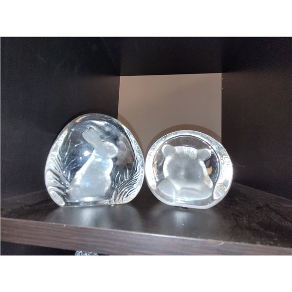 LOT OF 2 BEAUTIFUL ETCHED GLASS ANIMAL DECOR