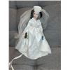 Image 2 : IMMACULATE JACKIE KENNEDY PORCELAIN BRIDAL DOLL