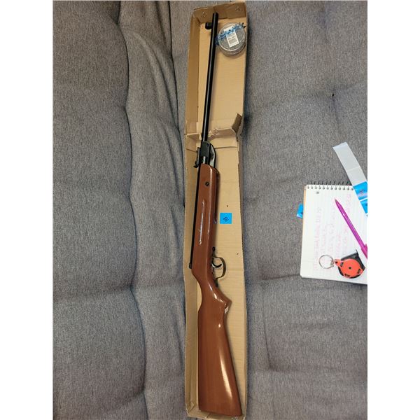 BB RIFLE GUN WITH PELLETS IN BOX