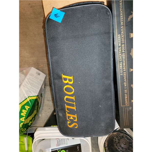 BOCCE BALL SET IN CASE