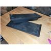 Image 1 : LOT OF 2 FLOATING SHELVES