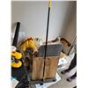 Image 1 : LIKE NEW RESIDENTIAL PUSH BROOM