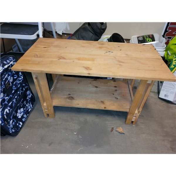 WOODEN COFFEE TABLE | LIGHTWEIGHT