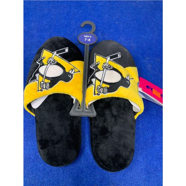 Pittsburgh Penguins Plush Slippers (Mens 7-8)