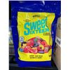 Image 2 : CASE LOT -Â MondouxÂ Sweet Sixteen Sweet & amp; Sour Gummy Candy 6x900g