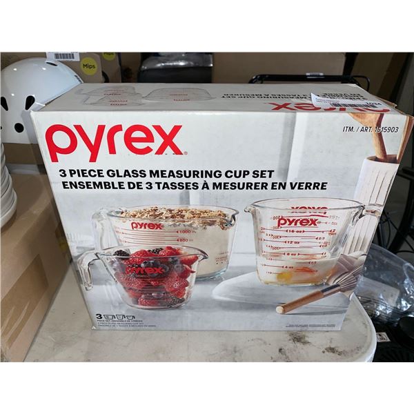 Pyrex 3 Piece Glass Measuring Cup Set