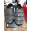 Image 2 : Tilley Adult Medium Puffer Slippers