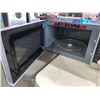Image 3 : Galanz 1.4 cu.ft. ExpressWave Microwave