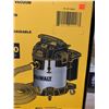 Image 4 : DeWalt Stainless Steel Wet/Dry Vacuum 38L