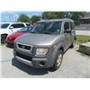 Image 1 : 2004 Honda Element 5-Dr. CUV