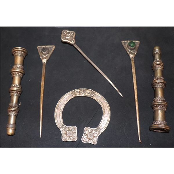 HAMLET 1990 FIBULE PINS AND JEWELRY LOT OF 6 METAL PIECES