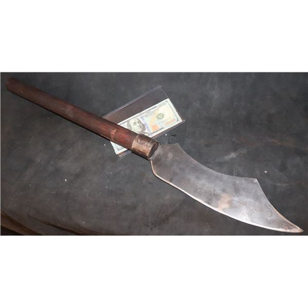 HAMLET 1990 MEL GIBSON HALBERD CUT TO A HAND WEAPON